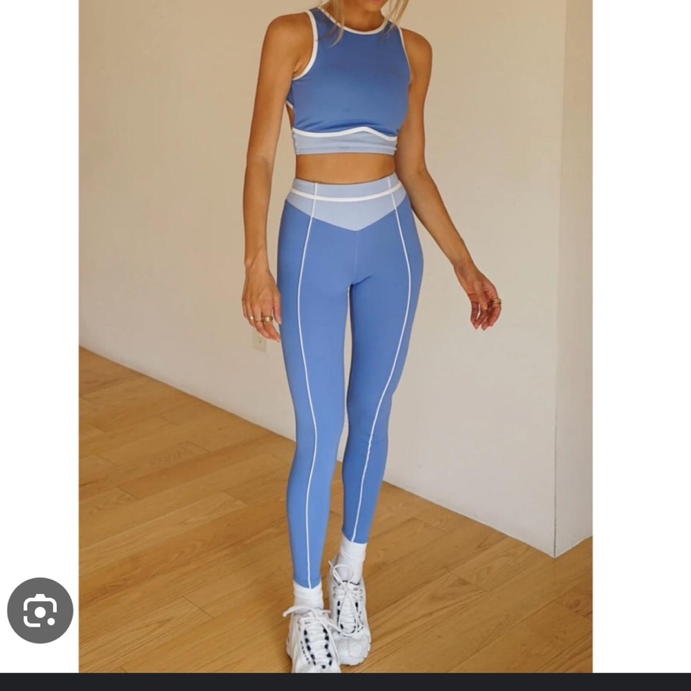 Habit Contour Leggings and top Yllw the Label